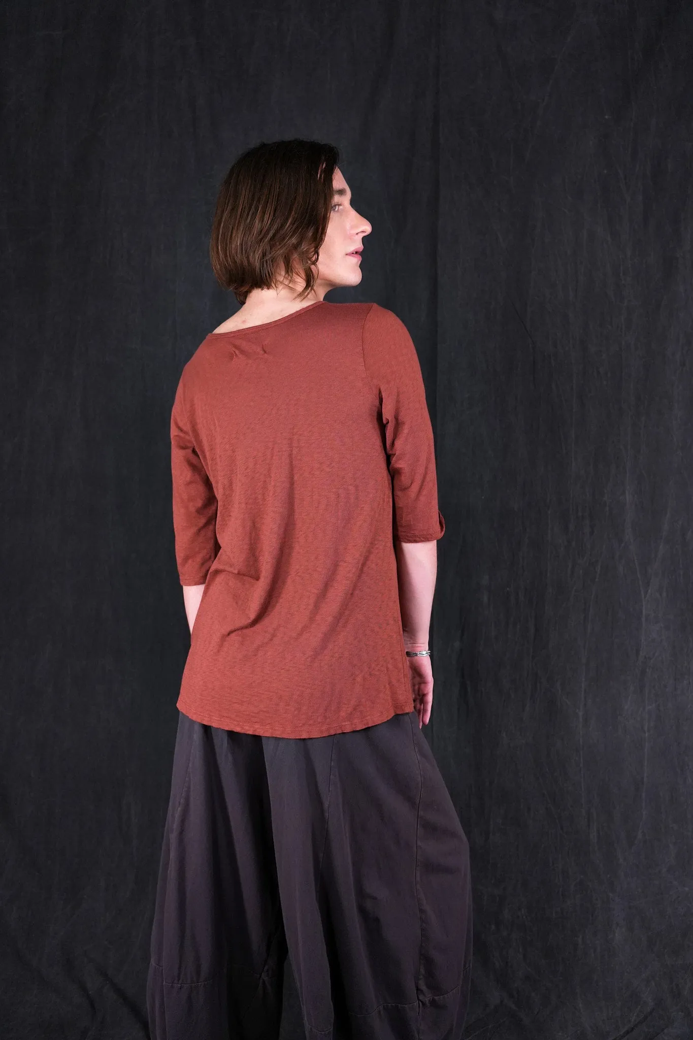 1207-2 New Hope Tee Henna-P