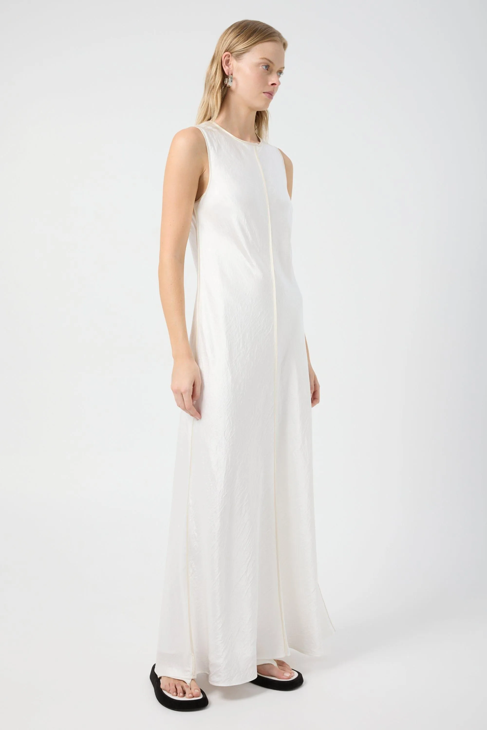 CRUSH CONTRAST BIND MAXI TANK DRESS | WHITE & CREAM