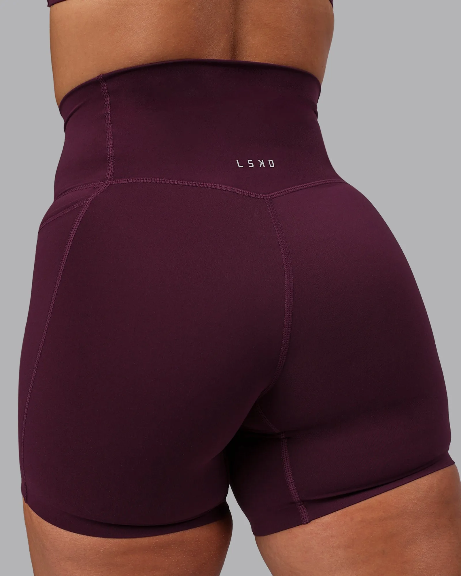 Elixir Mid Short Tight With Pockets - Cherry Lacquer