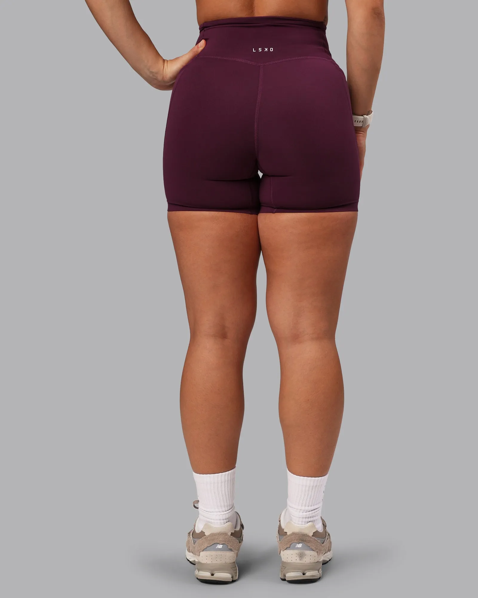 Elixir Mid Short Tight With Pockets - Cherry Lacquer