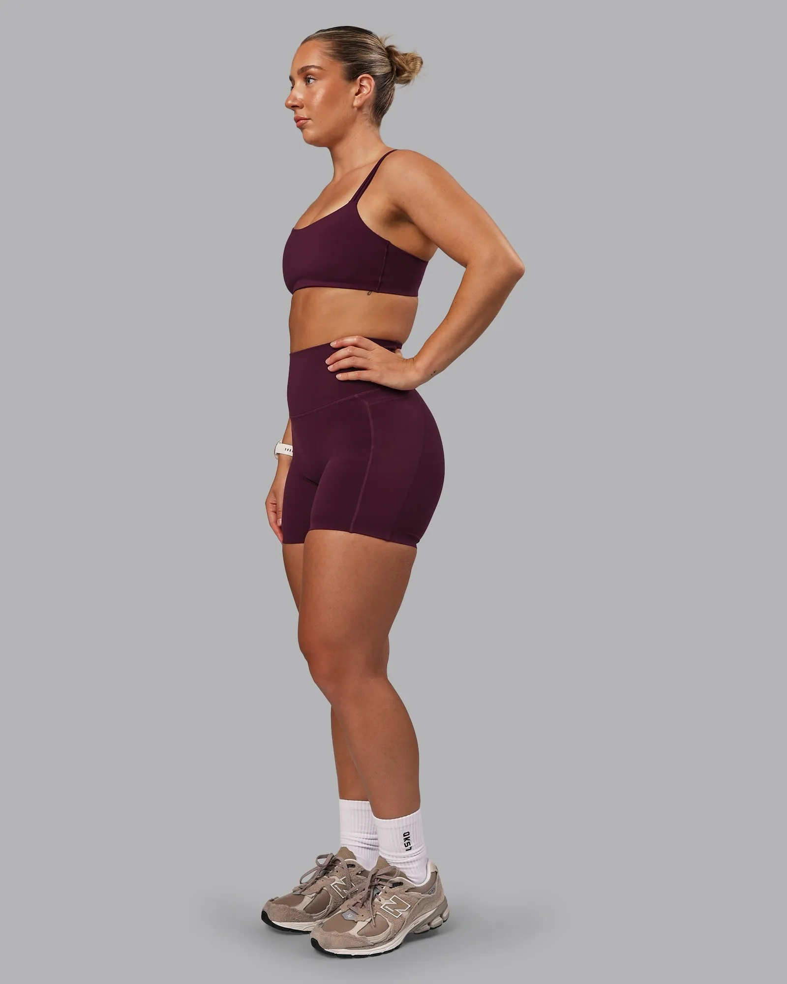 Elixir Mid Short Tight With Pockets - Cherry Lacquer