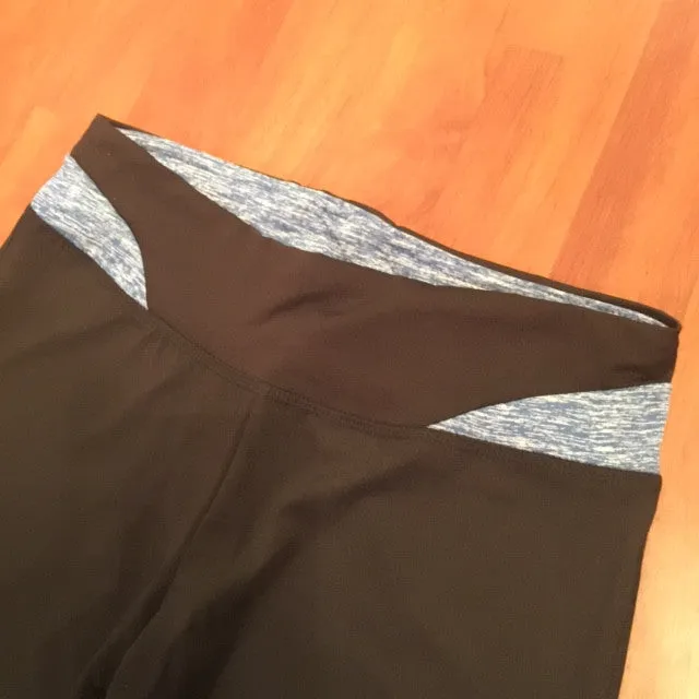 GUAM ISLANDS YOGA CAPRI PANTS (BLUE) ON SALE