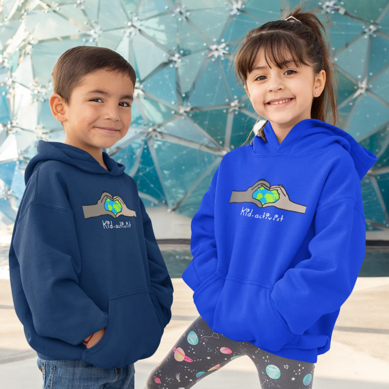 Love Earth, Heavy-blend Youth Unisex Hoodie