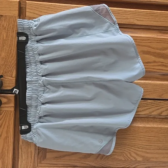 Lululemon 4 inseam Hotty Hot High Rise Lined Short size 10 Women Gym Yoga Large