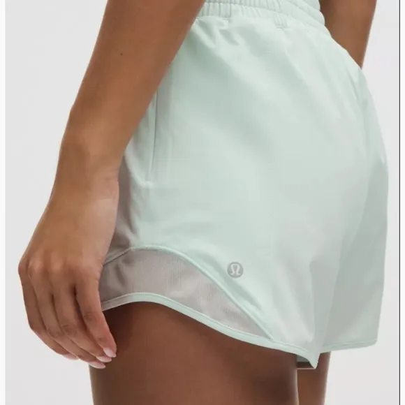 Lululemon 4 inseam Hotty Hot High Rise Lined Short size 10 Women Gym Yoga Large