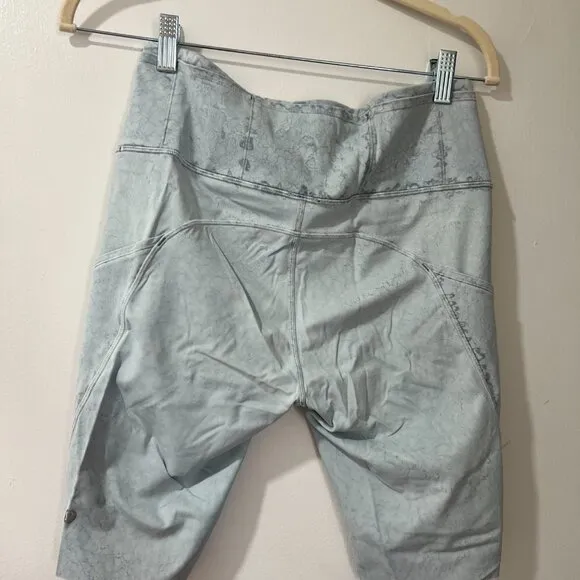 Lululemon Fast And Free High-Rise Short 10&quot; - City Grit White Blue Fog - Size 10