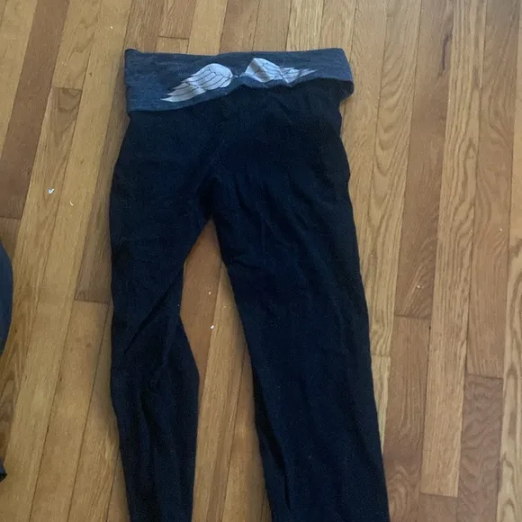 Must Go‼️ NWOT Victorias Secret Yoga Pants. Read Description Below 👇