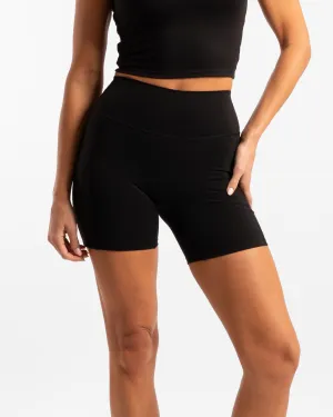 Not Your Basic Pocket Short - Onyx (Invisible Scrunch)