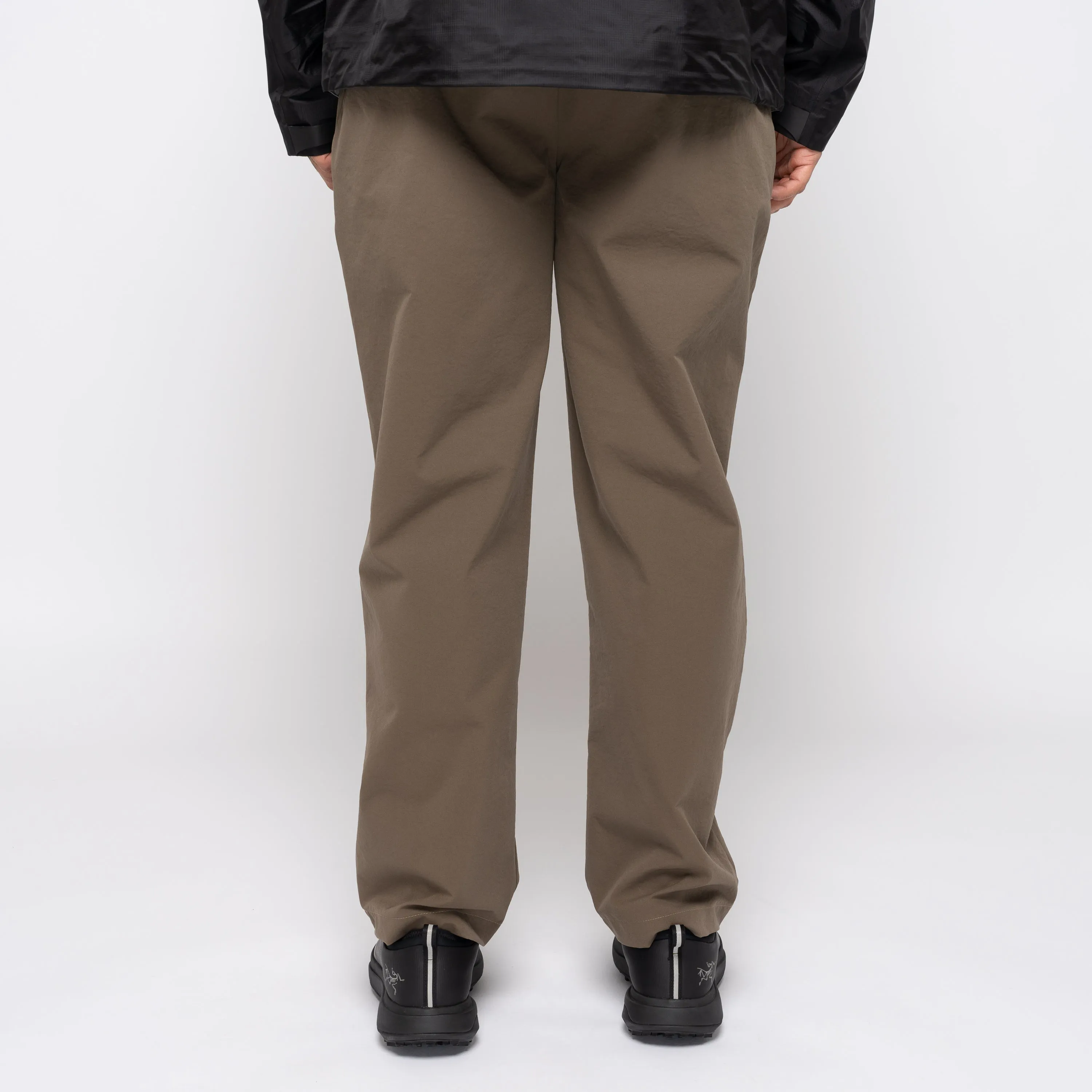 One Tuck Tapered Stretch Pants Taupe Grey GL74198