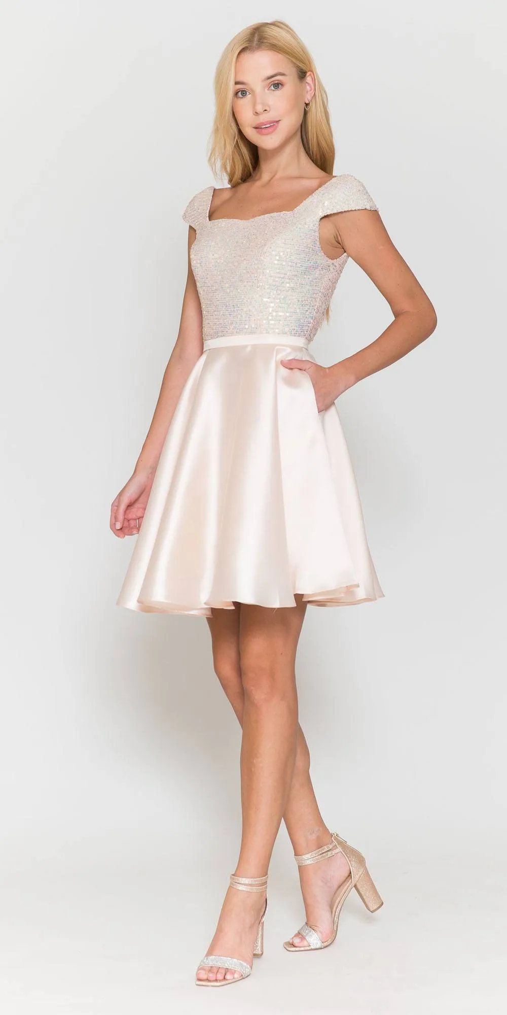 Poly USA 8732 Short A-Line Damas Dress