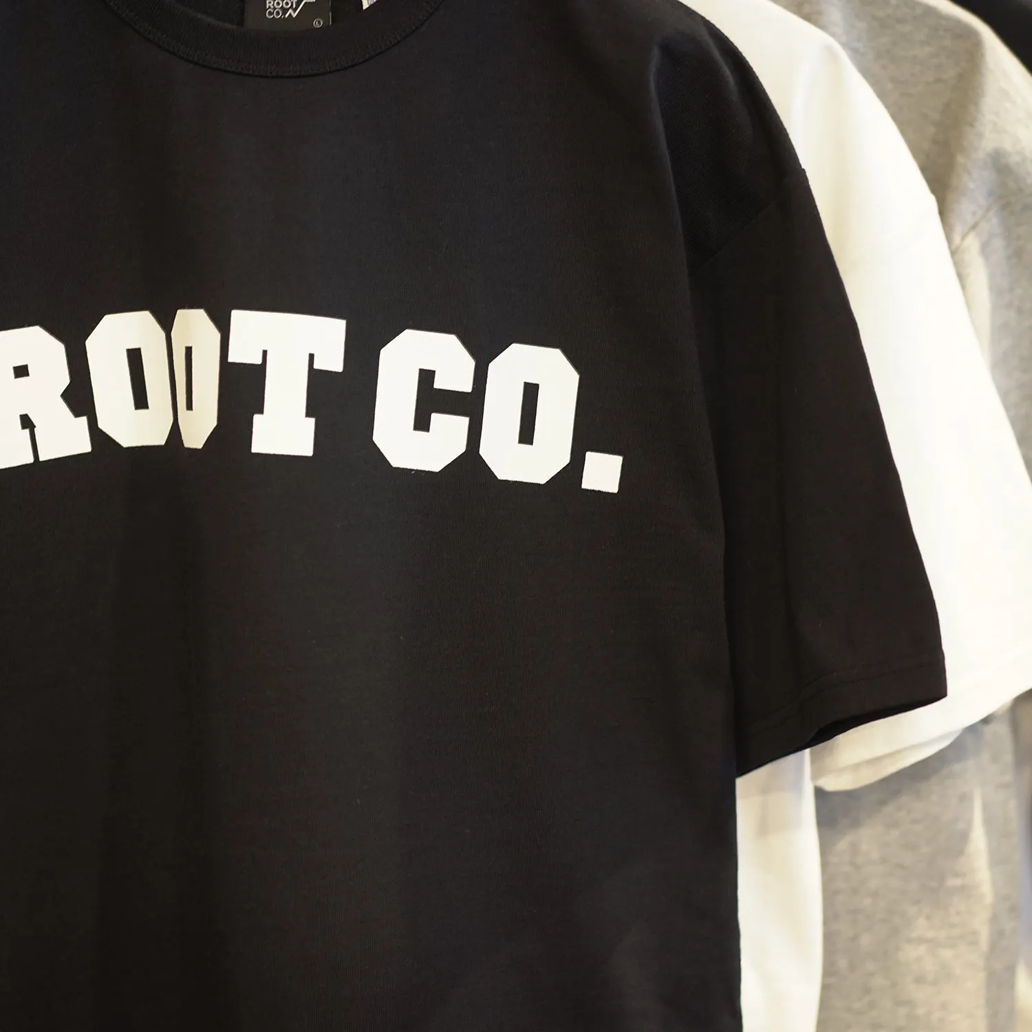 ROOT CO. | ルート　PLAY UTILITY BACK POCKET Logo T-Shirts